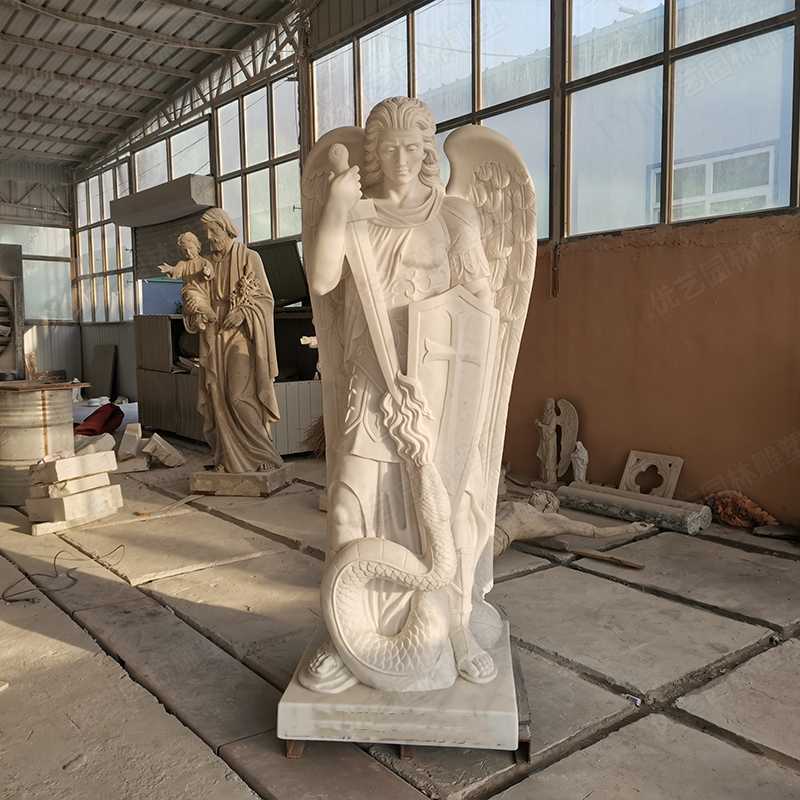 圣邁克雕塑，大理石圣邁克