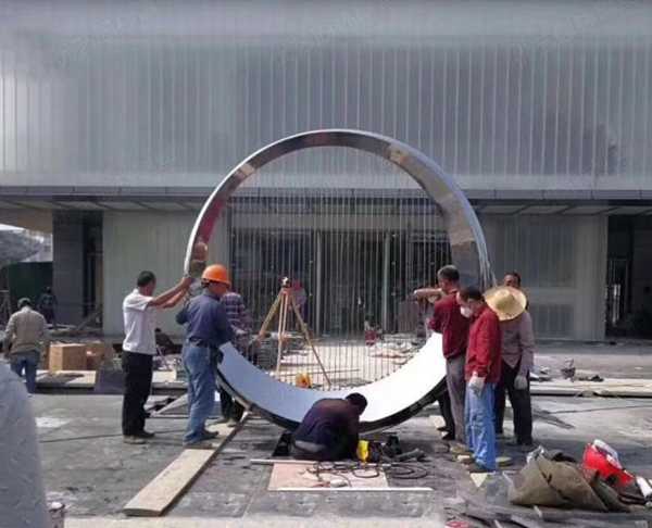 現(xiàn)代園林景觀雕塑如何進行包裝運輸？優(yōu)藝雕塑廠家為您支招