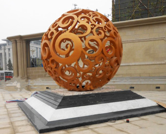 不銹鋼雕塑價(jià)格的影響因素有哪些？