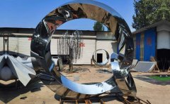 不銹鋼景觀(guān)雕塑有哪些特點(diǎn)和優(yōu)勢(shì)？